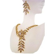 Dazzling Daisy Necklace &amp; Earring Set in Gold