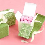 Green &amp; Ivory Reversible Wrap Favor Boxes