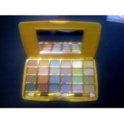 La Femme 24 Colors Eyeshadow Set